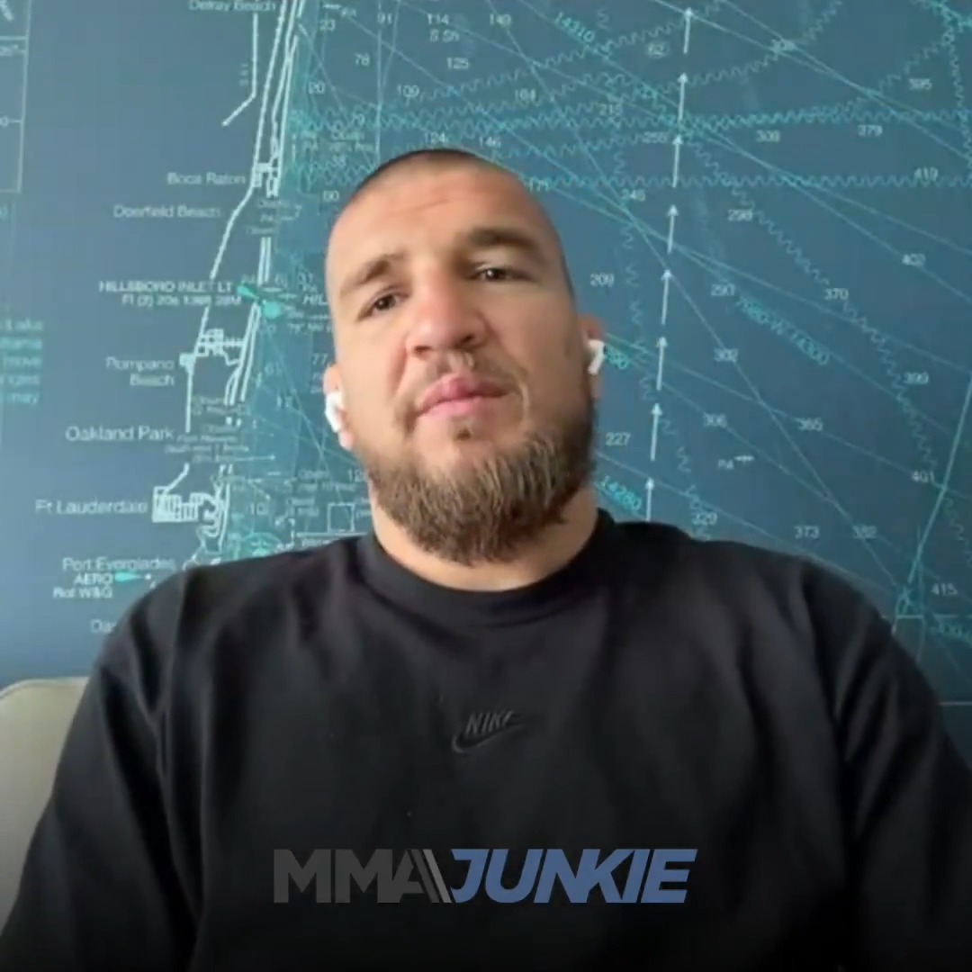 28-1 former Bellator champ Yaroslav Amosov wants a UFC contract and thinks he can take the welterweight title. (via Nolan King)