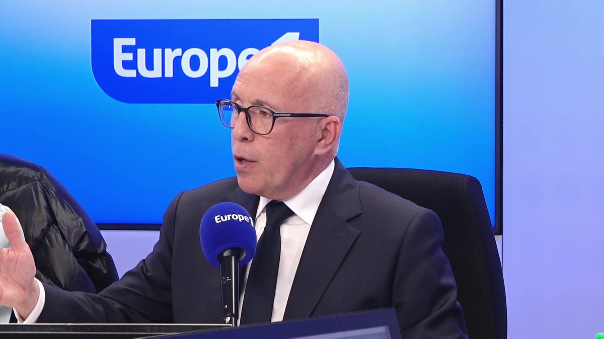 "Je note qu'il n'y a que Marine Le Pen qui est sanctionnée, visée avec une telle force et une telle sévérité, car elle représente un danger pour l'élection présidentielle", explique Eric Ciotti, président de l'Union des droites pour la République, dans #OMSLT sur #Europe1