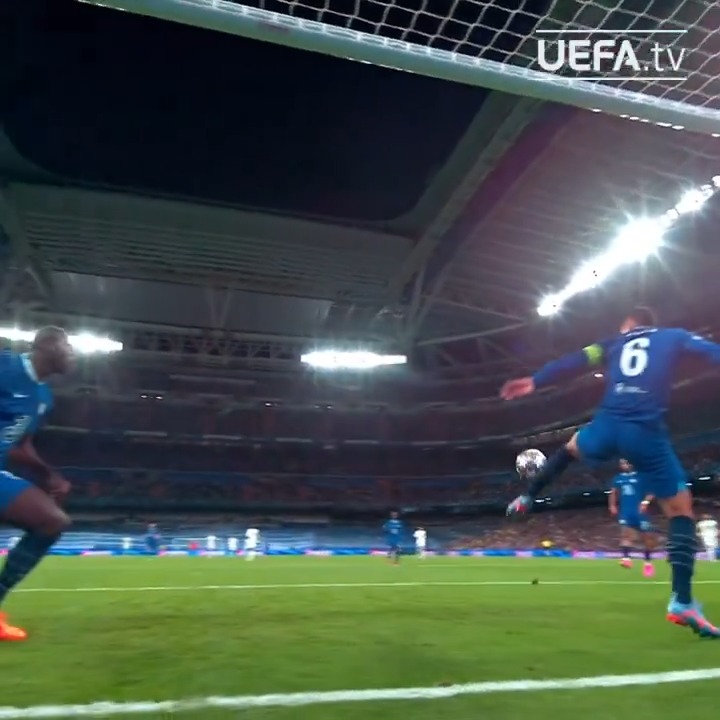 تياغو سيلفا كان من اللاعبين يلي كان عندي حلم أنهم يلعبوا بقميص برشلونة ولكن للأسف ما تمت 🔵🔴 بفترة من الفترات كان قريب جداً من برشلونة ولكن أموال باريس حكمت حينها 💔 مدافع تاريخي ✅