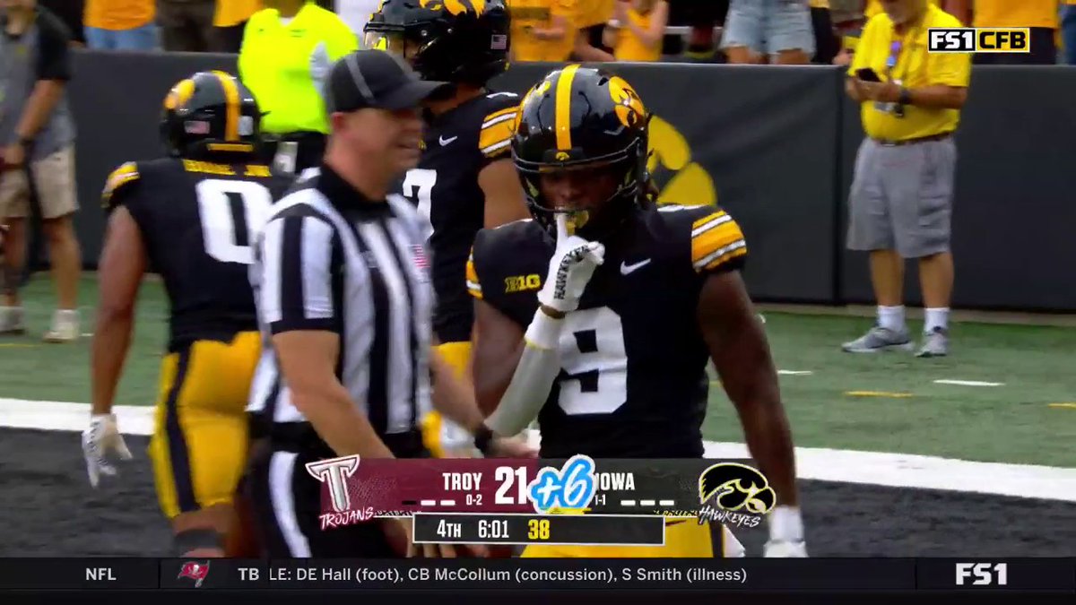 after my tenure as a cade mcnamara fan account ended, my search began for a new player to root for. it would take the rest of the football season and basketball season, but ive made a choice… i am now OFFICIALLY a JAZIUN PATTERSON FAN ACCOUNT.