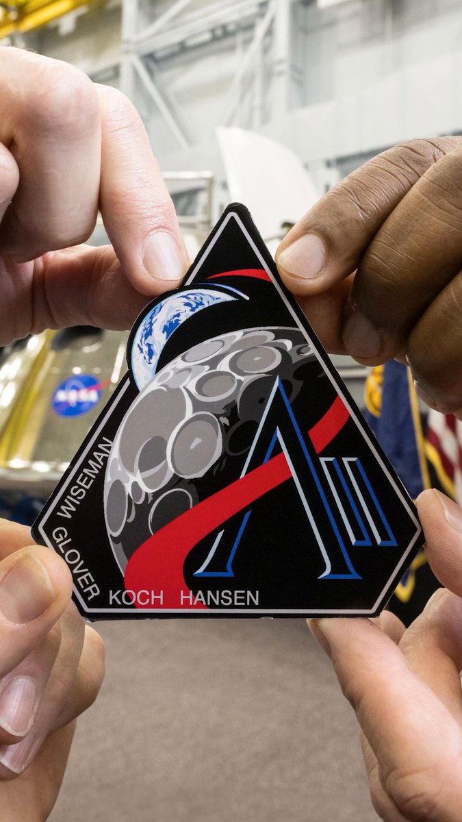 Rocket? Stacking. Crew training? Underway. Mission patch? Ready to go. ✅ The Artemis II mission will embark on its journey around the Moon early 2026 — and now we’ve got the mission patch to mark the occasion.