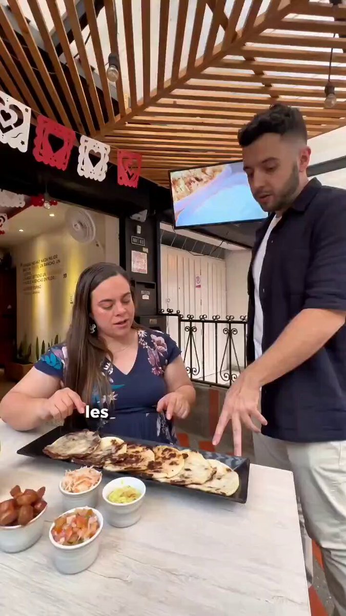 Pupuseria en Colombia 😋😋😋