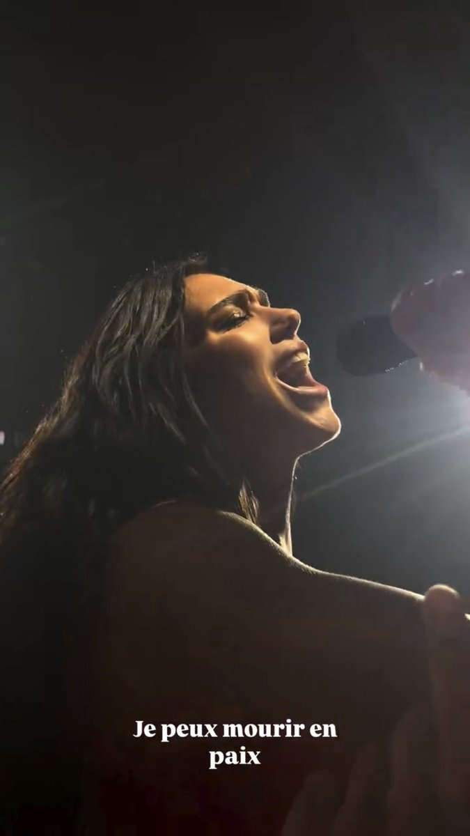 cuando dua lipa interactue y cante be the one con los de campo trasero los del delantero 🤡