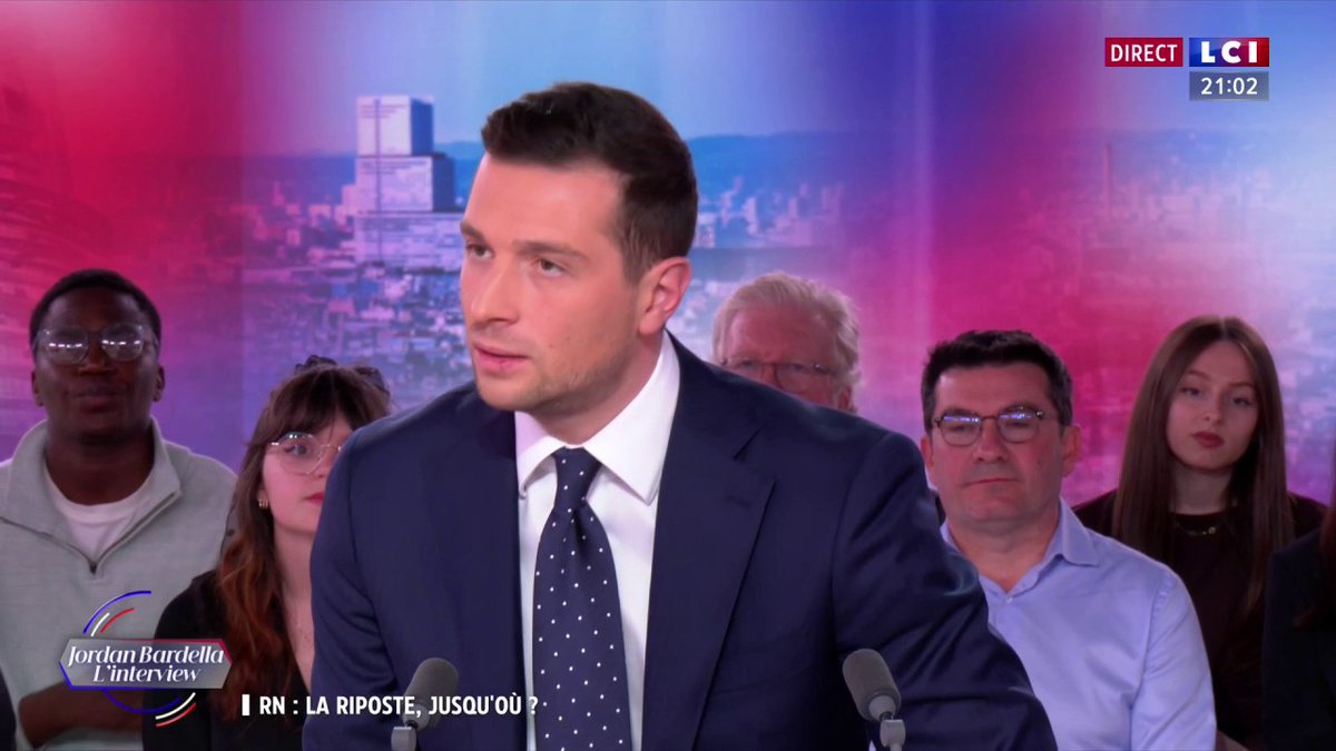 🗣️ "Compte tenu de l'inaction qui est la sienne", François François Bayrou "prend la route d'une censure dans les prochains mois" prévient Jordan Bardella ▶️ Amélie Carrouër