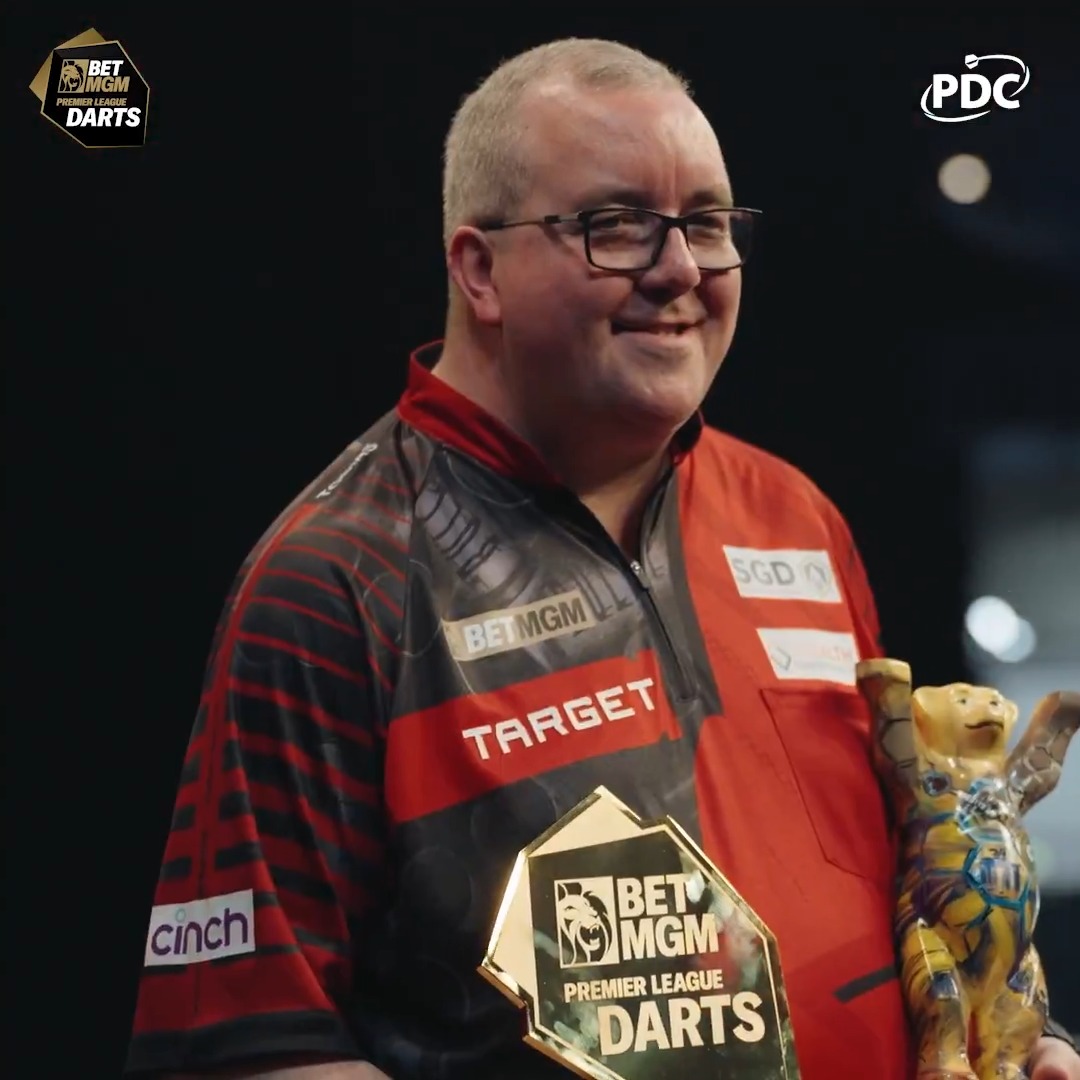 IT'S BUNTING'S NIGHT IN BERLIN! 🏆🇩🇪 #PLDarts | Stephen Bunting