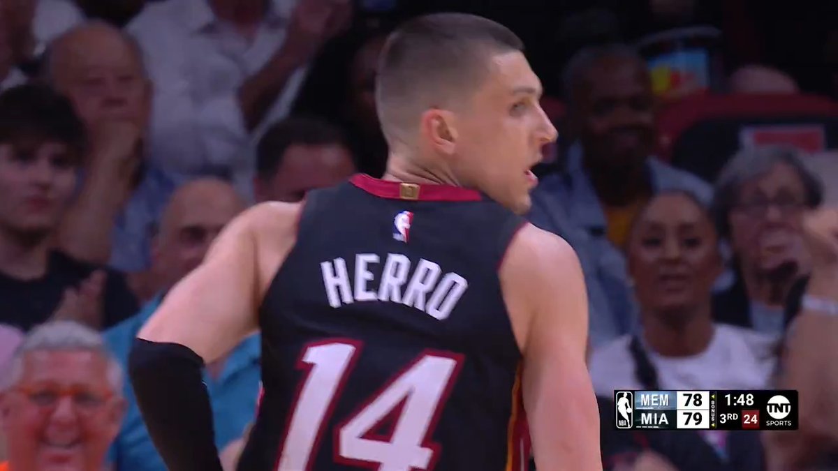 Tyler's having his waaaaaay 🔥 19 points (7/9 FGM) in Q3