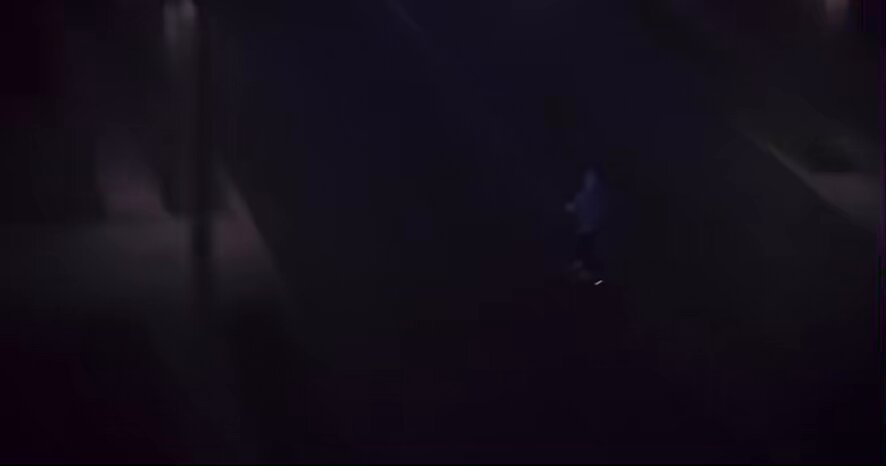 justin bieber riding a SCOOTER and having fun. he then drops it on the lawn and the second he walks away the scooter dies. scooter braun you are OVER.