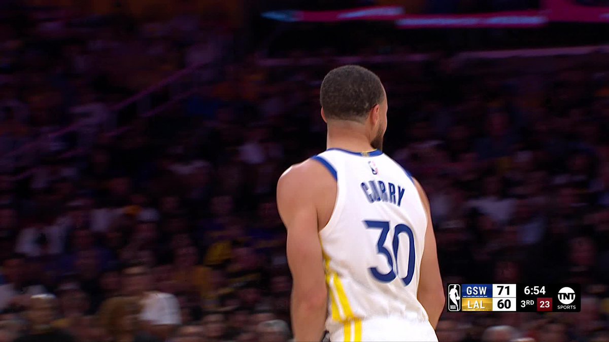 Curry puts Golden State up 11 from range 💪 Warriors/Lakers second half is on TNT!