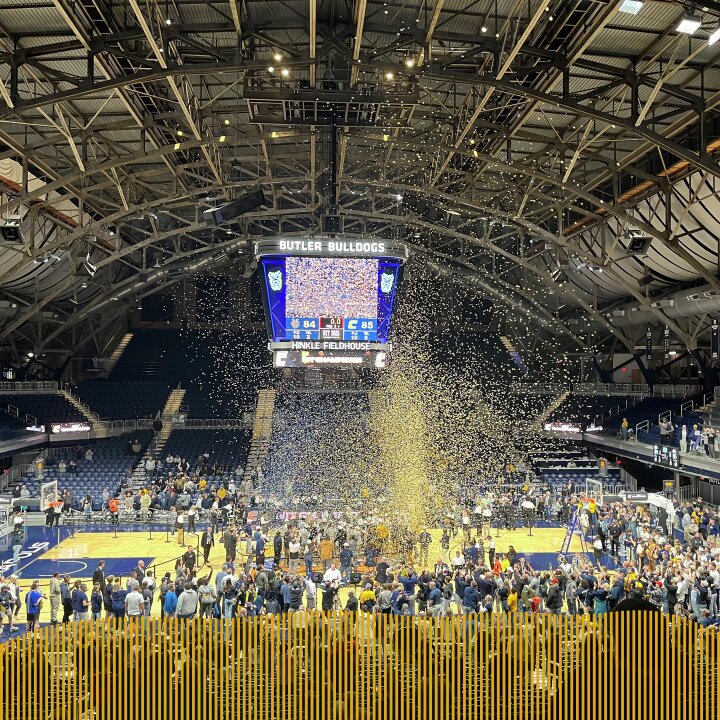 What. A. Finish. #MarchMadness Chattanooga Basketball upsets UC Irvine in OT as the Anteater layup falls short😳 Chattanooga wins its first-ever NIT title!🏆 🗣️: Cooper Boardman &amp; Will Perdue