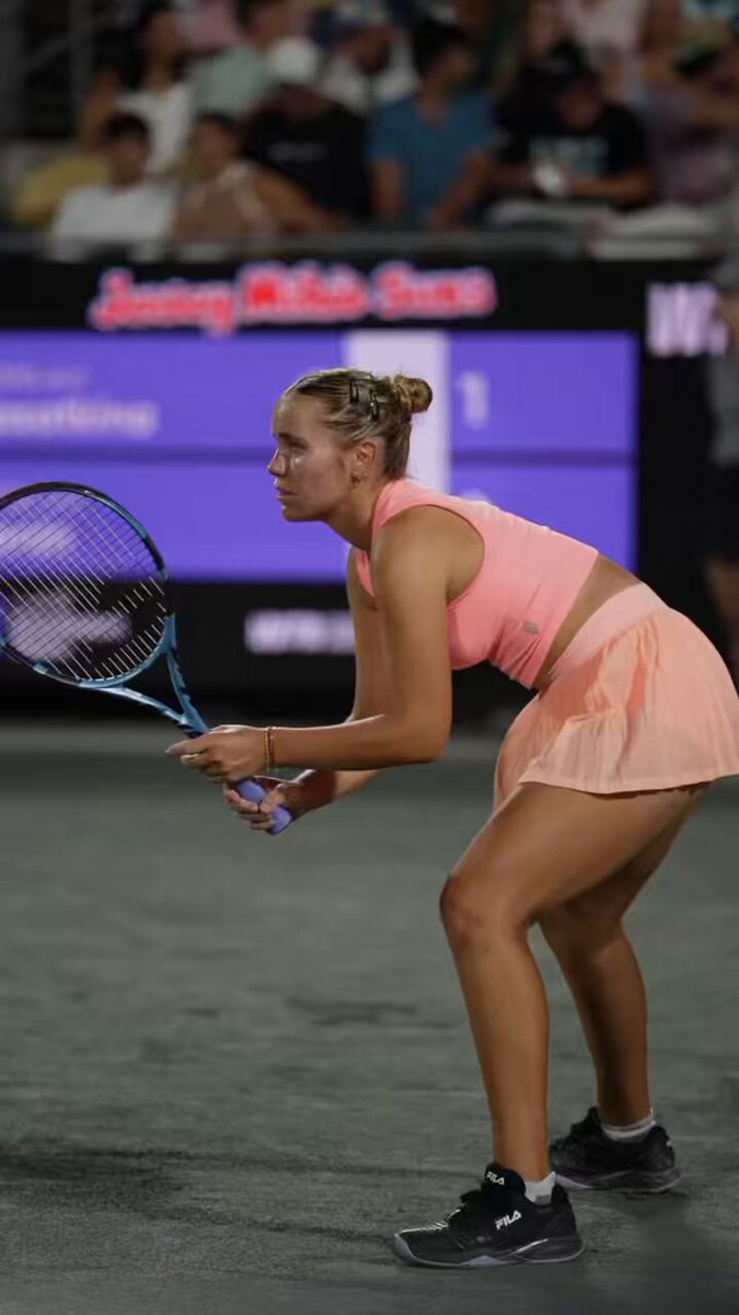 Night matches hit different. We keep going Charleston, see you guys in the quarters tomorrow!! 🫶🏼 Credit One Charleston Open