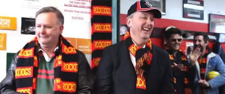 Footage of Prime Retard Anthony Albanese before he took the stage yesterday