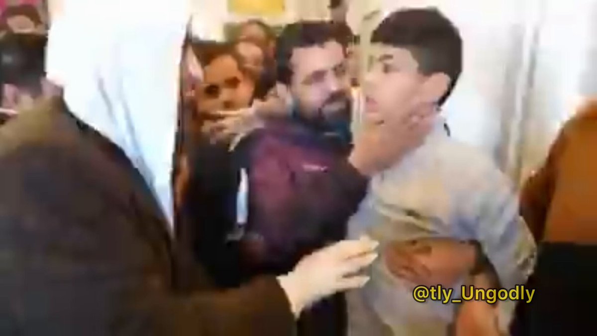 İslam ülkelerinde psikolojik hastalık diye bir şey yoktur.. Müslümanın başına gelen tek şey cin ve şeytanın musallat olmasıdır.. Musallat olan Cinleri kovmak için şeyhin yanına gitmeli, cin konuşup kendisinin, Amerikalı veya Alman olmadığını, özellikle "Yahudi" olduğunu itiraf edene kadar onu dövmelidir.. Şeyh, mukaddes amellerinin tamamlanması için Yahudi cininden başkasını kabul etmez..
