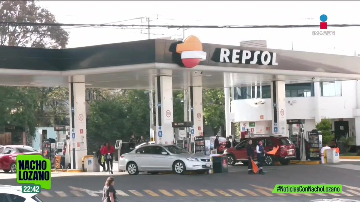 Esta gasolinera #Repsol sobre la Picacho-Ajusco en Tlalpan, #CDMX, es acusada de vender ¡gasolina adulterada! #ImagenNoticias habló con 7 afectados por este combustible, quienes ahora deberán pagar hasta 5 mil pesos en reparar sus autos: