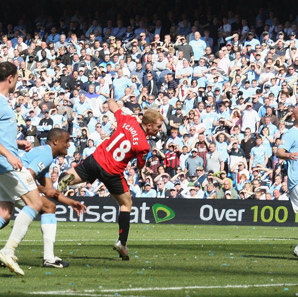 Scholesy ghosting into the area >>>