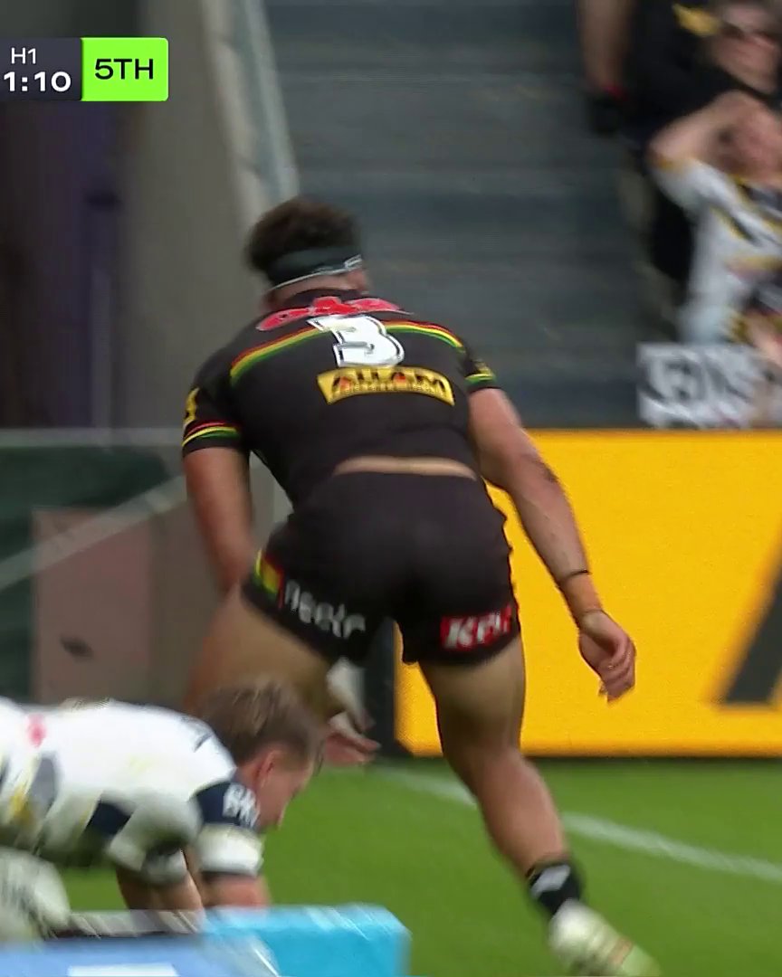 How about the grubber from Cleary?! 🤯 #NRLPanthersCowboys