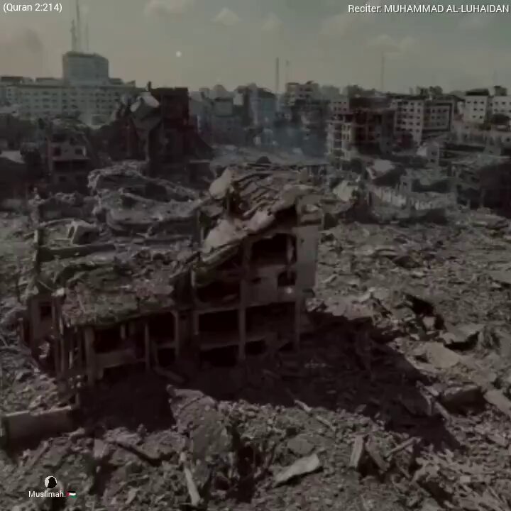 ٱنها غزة، الجرح النازف في قلب الأمة، تصرخ بالصمود أمام ظلم العالم بأسره. تلك الأرض الطاهرة التي فاضت دماؤها، لن تبقى تحت وطأة الظلم، بل الله ﷻ يعدنا بعزٍ قريب، وكأن الكون بأسره يتأهب لرد الظلم ورفع شأن الحق. #احتلال_رفح #غزه_تحت_القصف #رفح_تباد