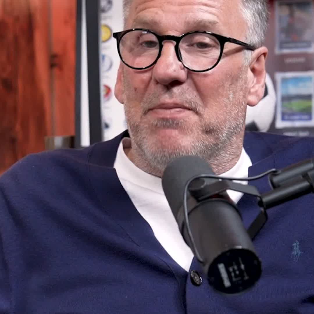 🗣️ "Centre-forwards are only as good as the players behind them" Paul Merson says Manchester United need more than just a striker 💰