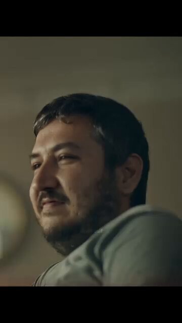 Siz bakmayın Yılmaz abimizin böyle durduğuna,esas hikayesi Gülnuray abladır.