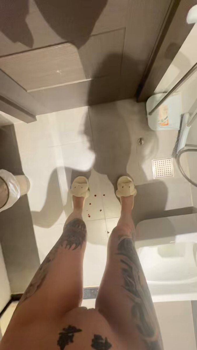 每次大姨妈都差不多这个出血量四五天🥺 在这里要每个月和门槛哥请假一周了 失血过多实在是没精力回信息只想好好休息 同时也很感谢一直在关心我的家人们 我睡了 晚安