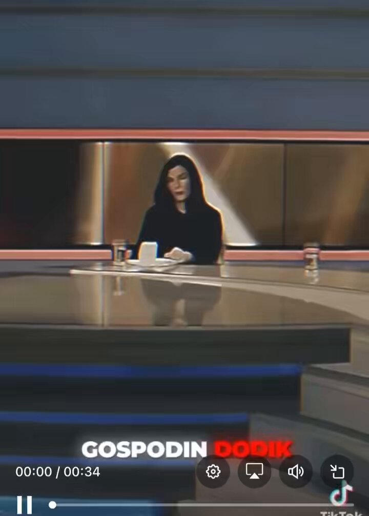 Sjetimo se šta reče Sabina sa sve smiješkom🤣🤣🤣🤣 mora da joj je prisjelo ovo keslanje