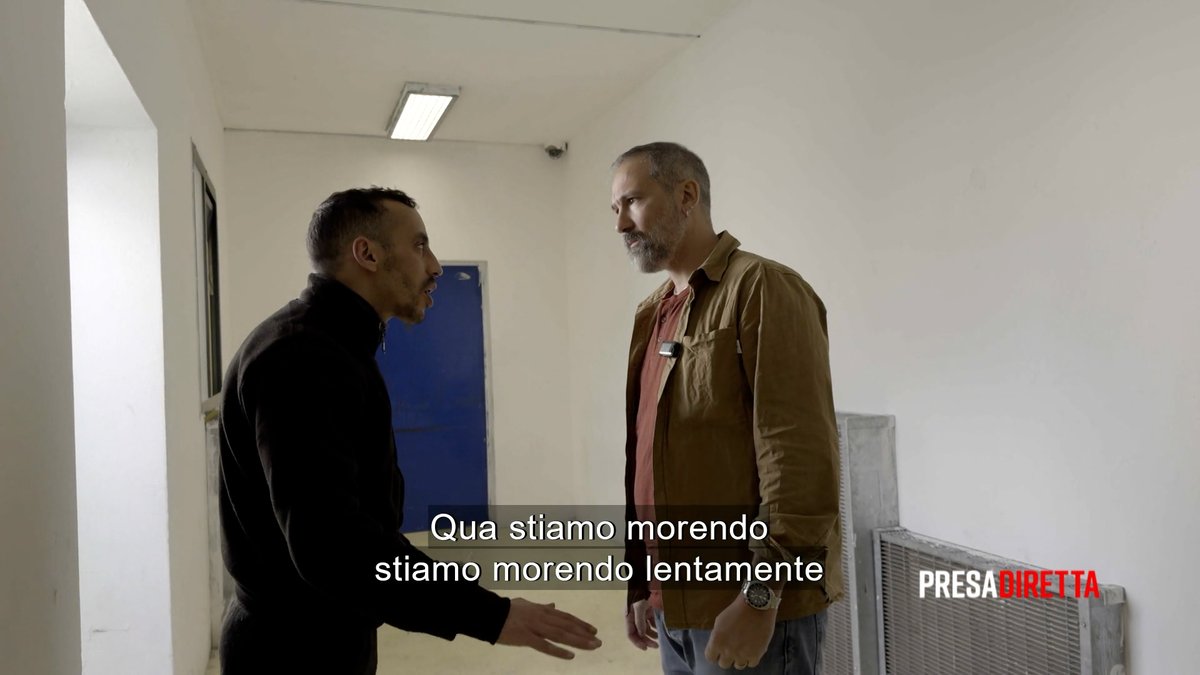 “Stiamo morendo” Le telecamere di #PresaDiretta sono entrate nel #CPR di #Macomer, in #Sardegna, e hanno registrato le parole dei #migranti, i disagi, le #violenze, fino a testimoniare un drammatico tentativo di suicidio. 📌“PORTE CHIUSE” DOMENICA alle 20.30 su #Rai3 e #RaiPlay