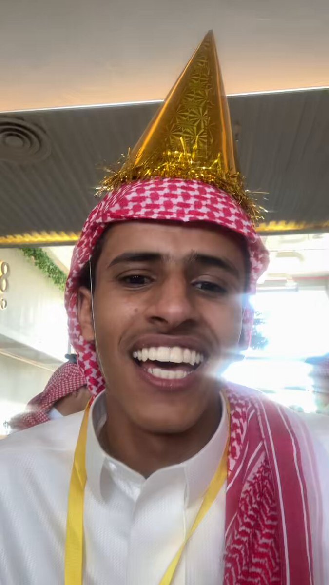 أخوياي محتفلين بيوم ميلادي 🎂🎉