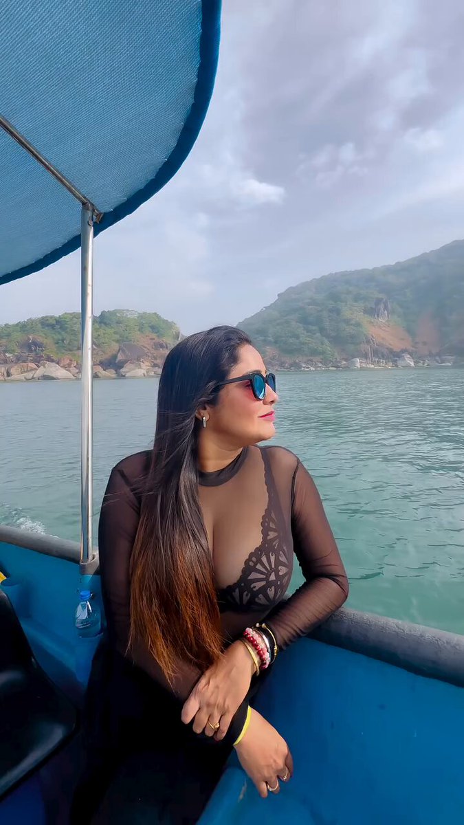 Dekho Kya Nazare Hai 🌚