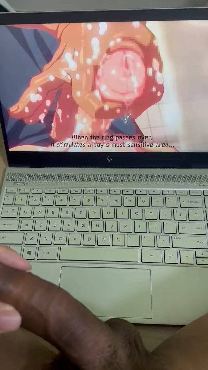 这部男大在浴室被按摩师玩弄的动漫，好看到每次看都兴致勃勃