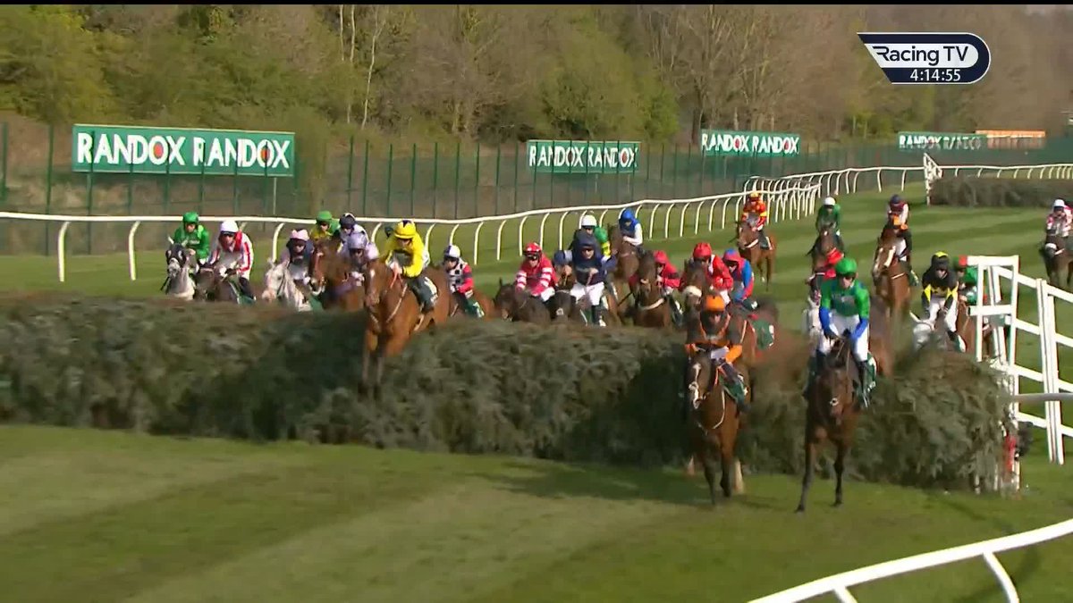 Sometimes we all need a helping hand. Fantastic stuff from rider Callum Pritchard in the Topham 👏 James Bowen