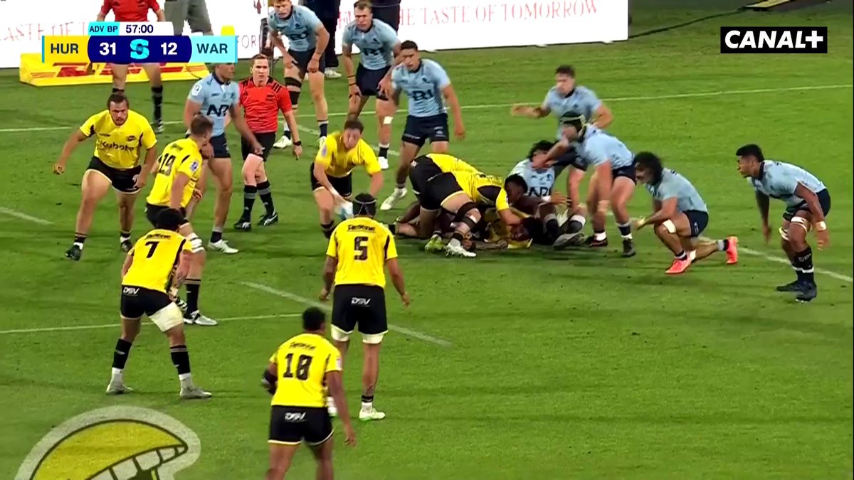 La chistera énorme de Ruben Love avec les Hurricanes en Super Rugby 🔥
