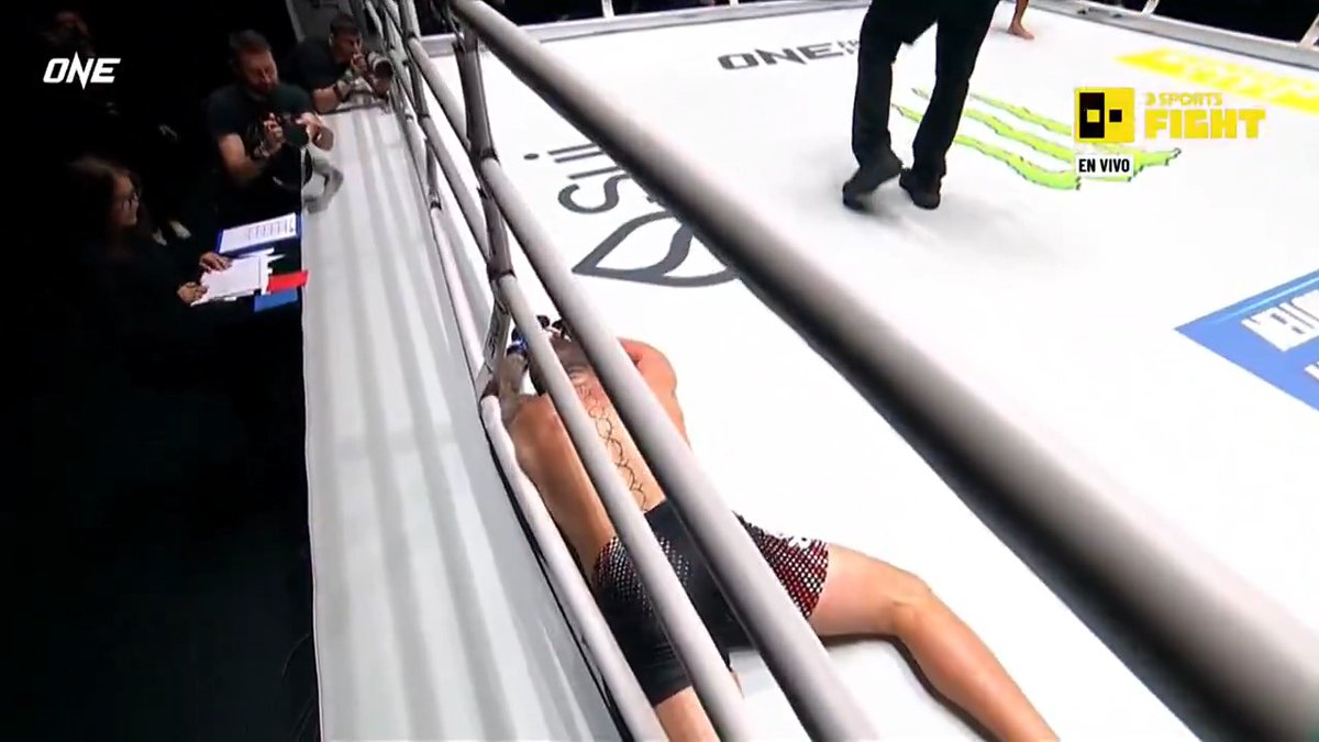 "Bestia" Porque Lucas Ganín, luchador argentino de artes marciales mixtas, derrotó al brasileño Harlysson Nunes por knockout técnico ¡en menos de 30 segundos!