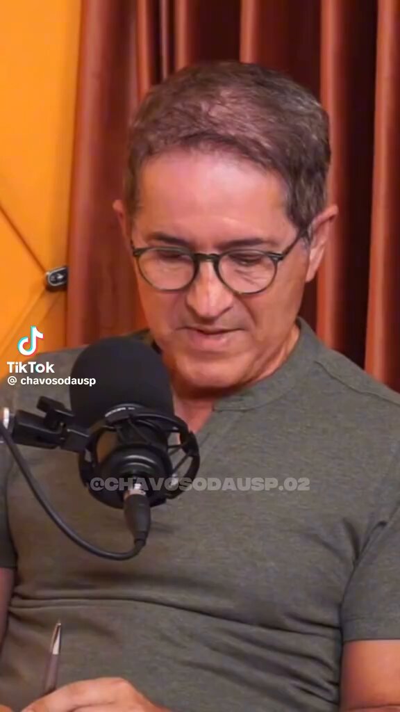 Aqui ele falou a verdade, infelizmente a maior parte da "esquerda" no Brasil é liberal. Falam tanto do "pobre de direita", mas também foram cooptados pela ideologia dominante. Precisamos reorganizar a esquerda brasileira a partir de um programa anticapitalista!