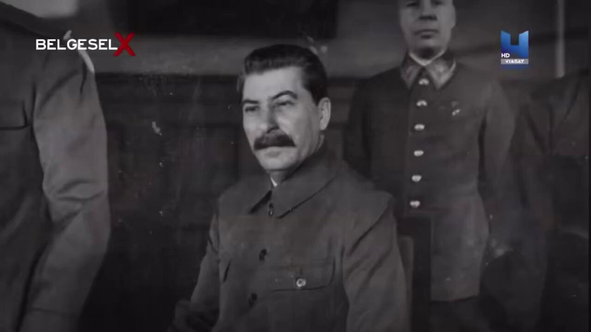 Alman işgalinin ilk günlerinde Sovyetler Birliği. Joseph Stalin, geçmiş hataları ile yüzleşiyor.