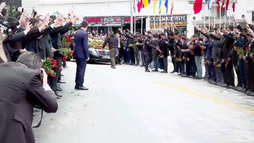 Senin aklın hep Türkiye'dir