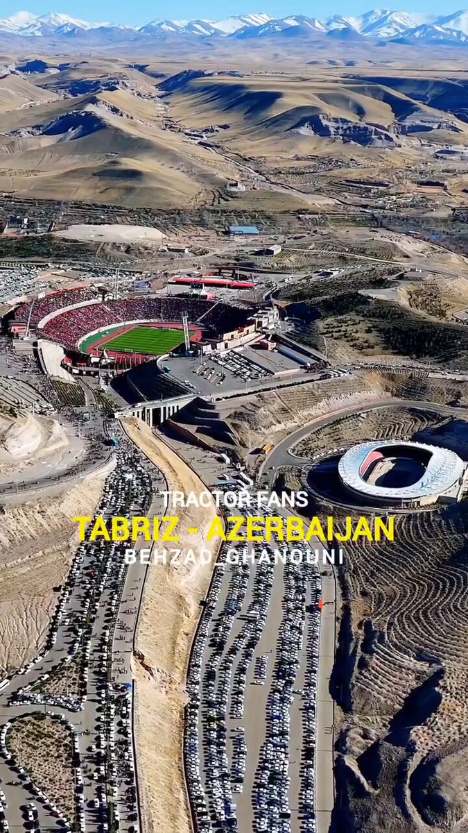 100.000 Güney Azerbaycan Türkü, Traktör takımının bugünkü maçında Türkçe sloganlar ve marşlarla kimliklerini koruyarak takımlarına destek verdi ve zafer kazandı. Ne mutlu Türküm diyene! Traktör 2 -İstiklal 1 Traktör, İran Ligi’nde birinci sırada.
