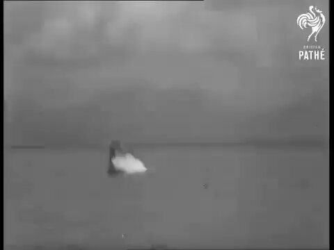 #OTD in 1949, the Tench-class submarine USS Pickerel (SS-524) was simultaneously christened and commissioned. This is the Pickerel performing an emergency surface test from a depth of 150 feet with a 48-degree up-angle near Hawaii in 1952.