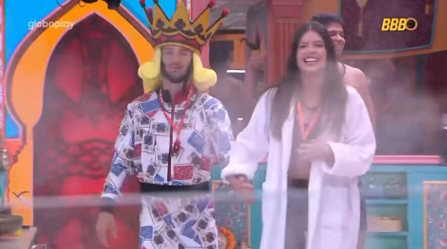 Lord Farquaad, é você? 🫵😳 Ah, pera, é Diego Hypolito! 😂 A fantasia do Castigo do Monstro já chegou. E veja só como é a caracterização. Parecidos? Hahaha #TeamHypolito #BBB25