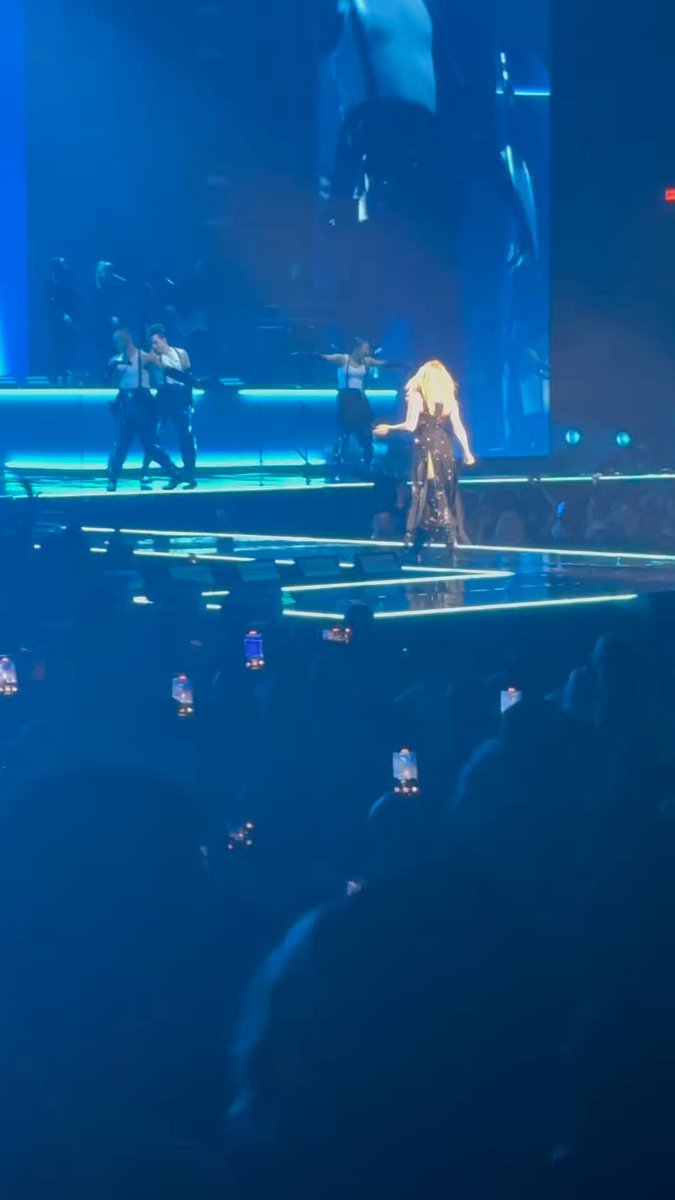 If you have heard Kylie Minogue’s song “Can’t Get You Out of My Head” This video is for you ❤️