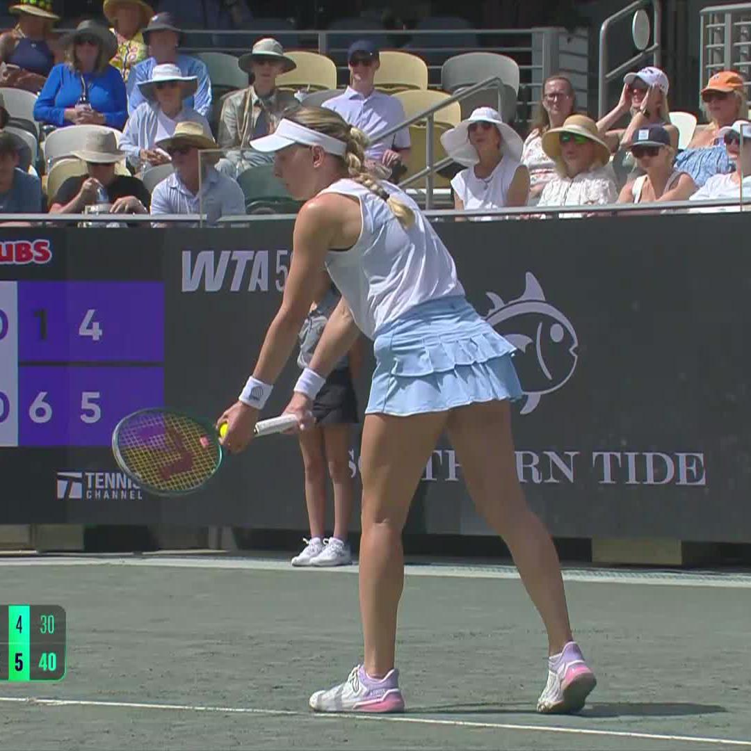 SEMIS BOUND ✈️ Ekaterina Alexandrova is through to the semis after defeating Zheng 6-1, 6-4! #CharlestonOpen