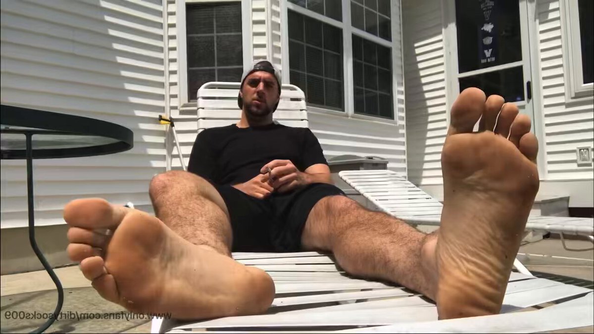 Look at these big, dirty beauties🤤🤤🤤 #malefeet #fratfeet #chudai #wataa