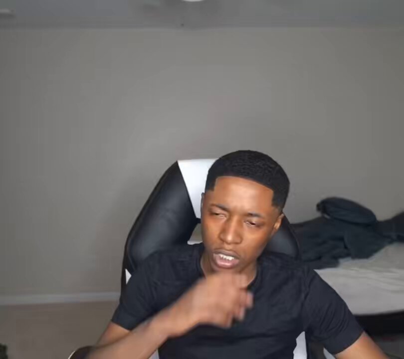 Lil Rodney Son goes off on someone for wanting to quit streaming after they’ve only been trying for 6 months and already complaining about averaging 20-40 viewers 😭