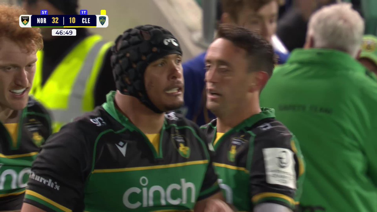 George Hendy, take a bow! 👏 The Northampton Saints 😇 man with a sensational step and run to set up an easy try for Juarno Augustus 😇 #InvestecChampionsCup