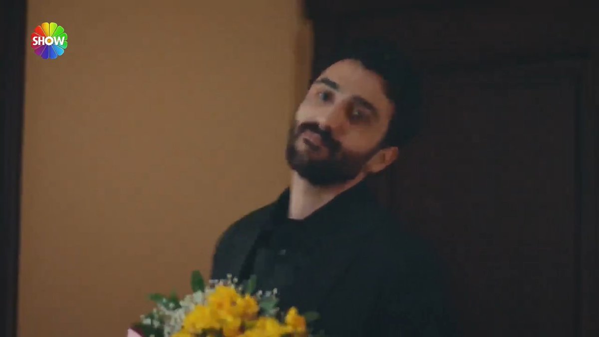 “Ben bir tek seni seviyorum…” ❤️‍🩹 #NurAz #KızılcıkŞerbeti yeni bölümüyle @showtv'de.