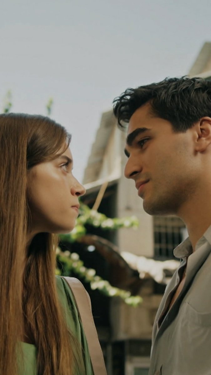 Vocês queriam mais drama? A família Korhan já está a caminho. 🔥 Dia 7 de abril, estreia a segunda temporada de #OCantoDoPássaro, só na Max.