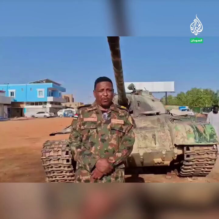🟢مهم للغاية... 🟢قبل قليل علي قناة الجزيرة.. الرائد بسام عثمان أبوسن يكشف لحظة تحييد كبري حنتوب، وأكد أن أول من عبر كبري حنتوب هي القوات المشتركة. كسرة: نحن لا ما بنأكل حق أحد.