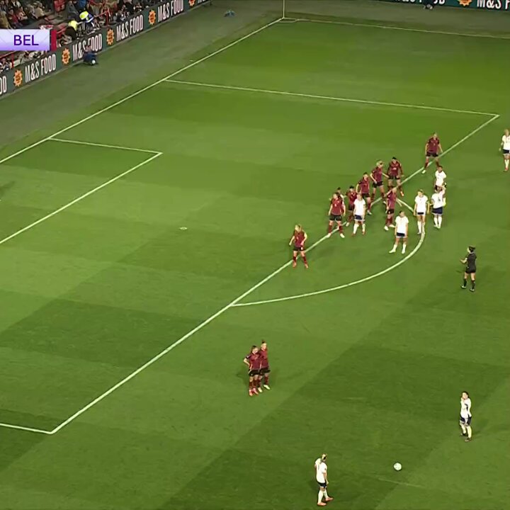Keira Walsh scores her first senior goal for England. What a moment! 😅