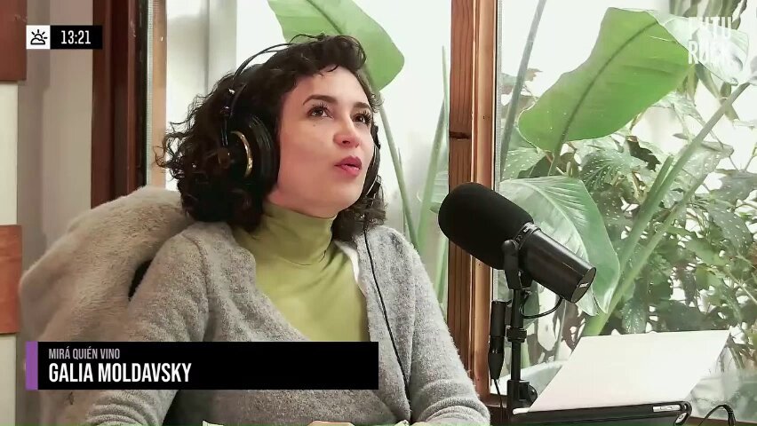 "No puedo competir con la pija" Julia Mengolini destacó que sus "entrevistas son muy buenas", pero reclamó: "Siempre se van a ver más las de los chabonardos".