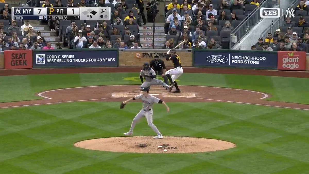 Max Fried breaks out a nasty pickoff move 😮‍💨