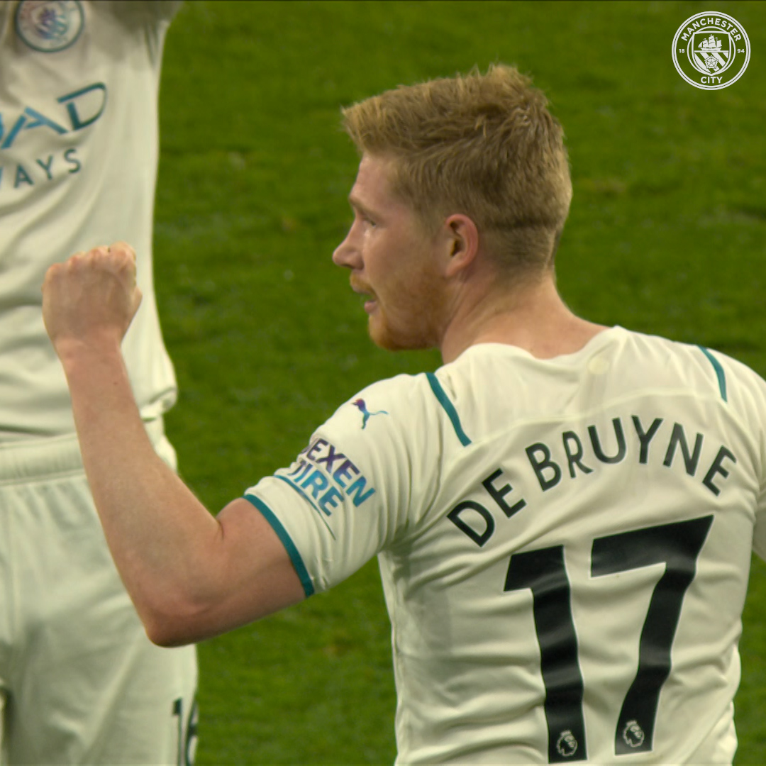 Il a mis un quadruplé avec 3 buts du pied gauche mdr