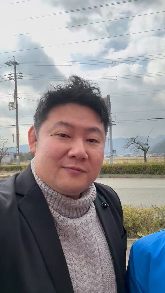 本日選挙戦最終日です。 赤穂市にお知り合いの方おられましたら是非ともお声がけお願い致します。 お時間ございましたら下記の日程でお待ちしております。 4月5日(土) 17:30 播州赤穂駅北側 街頭演説 19:30 塩屋公園マイク納め #躍動の会 #赤穂市議会議員選挙 #山谷まさよし #増山誠 #岸口みのる #白井たかひろ